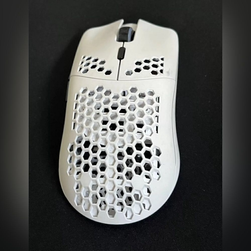 Glorious Model O Wired Optical Gaming Mouse Lightweight - Picture 3 of 3